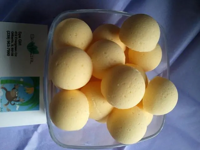 Main image of Spa Pure MONKEY FARTS Bath Bombs - 14 Bath Fizzies with Shea Butter - Ultra Moisturizing & Best for All Skin Types - Each of 1 oz - (14 Count in Pack of 1)