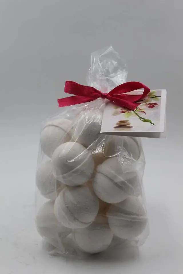 Main image of Spa Pure Vanilla Lace Bath Bombs: USA Made with Shea, Mango and Cocoa Butter, Ultra Moisturizing, Great for Dry Skin, All Skin Types (14 Count) Pack of 1