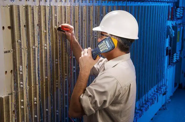 Alt view image 5 of 6 - Fluke Networks 52801001 TS52 PRO Telephone Test Set with Piercing Pin Clips