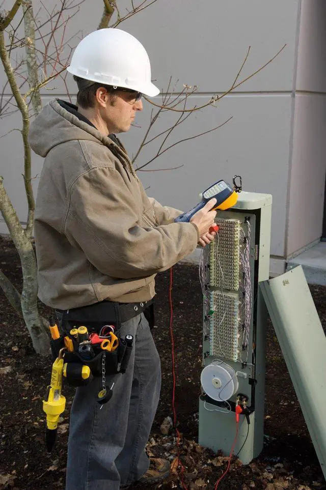 Alt view image 6 of 6 - Fluke Networks 52801001 TS52 PRO Telephone Test Set with Piercing Pin Clips