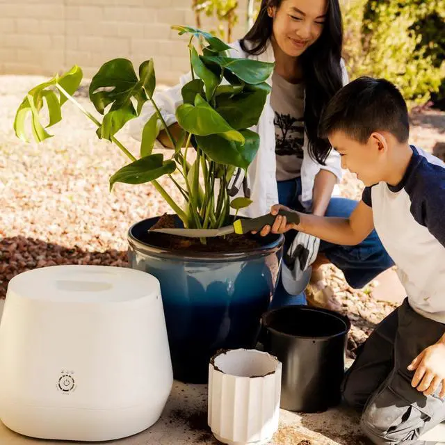 Alt view image 5 of 7 - Kitchen Composter, 3L, Worlds First Smart Waste Home Food Upcycler, Turn Waste into Natural Fertilizer with a Single Button, Indoor compost, Electric Kitchen Food Recycler (45 Cycles)