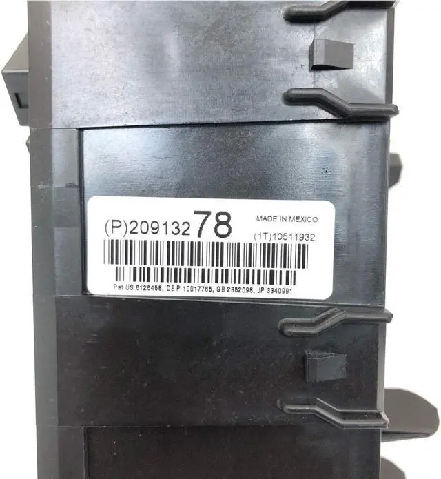 Alt view image 4 of 4 - Fuse & Relay Box 2010-2011 3.6L Enclave Acadia Outlook 20913278 20913281