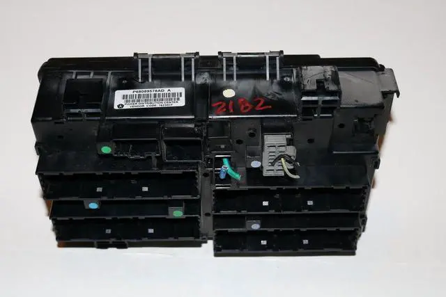 Alt view image 3 of 3 - 13-14 Dodge Ram 4WD V8 5.7L Under hood Relay Fuse Box Block #2182