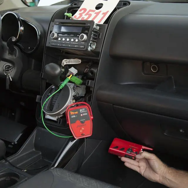 Alt view image 4 of 6 - ECT3000B Short/Open Circuit Finder in Automotive Diagnostics - Tool Only (no Accessories or Box)