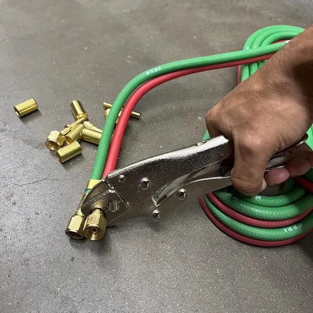 Alt view image 3 of 4 - ID Hose Repair Parts Kit, Welding Torch Twin 'B' Size Fittings with Crimper