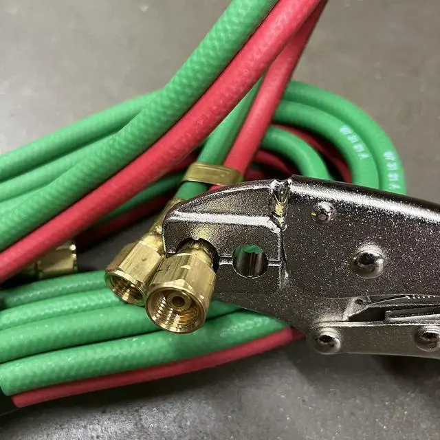 Alt view image 4 of 4 - ID Hose Repair Parts Kit, Welding Torch Twin 'B' Size Fittings with Crimper