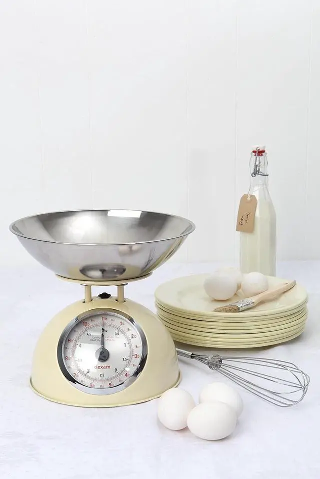 Alt view image 2 of 3 - 17848104 Cream Retro Kitchen Scales with a Large Bowl, Stainless Steel