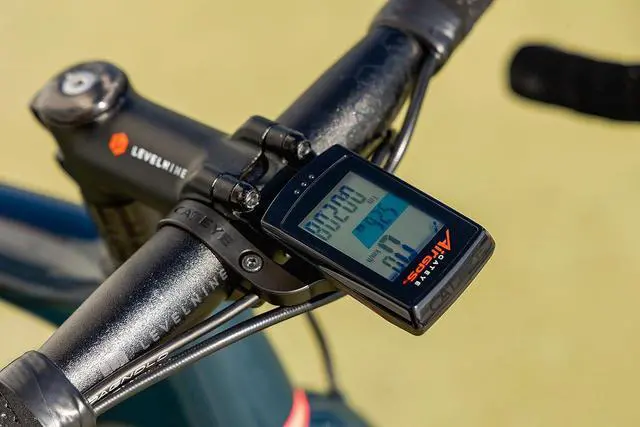 Alt view image 5 of 7 - AirGPS Sensorless USB Rechargeable GPS Cycling Computer