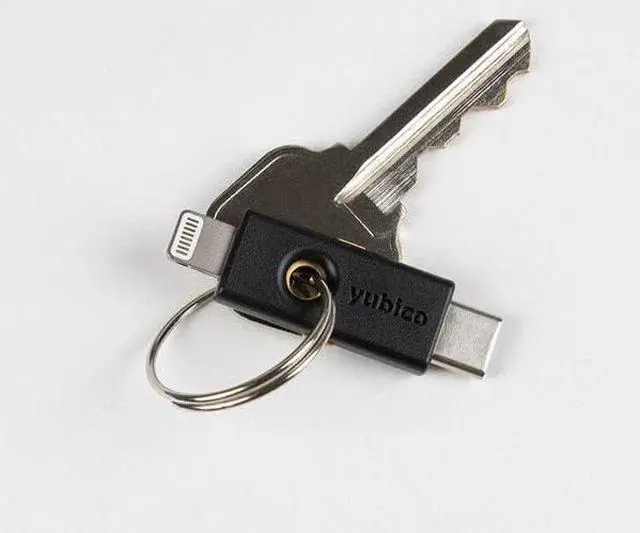 Alt view image 4 of 7 - 5Ci - Two-Factor authentication Security Key for Android/PC/iPhone, Dual connectors for Lighting/USB-C - FIDO Certified