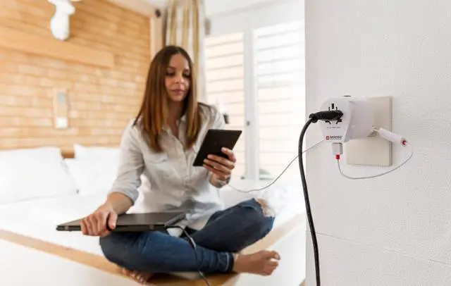 Alt view image 6 of 7 - 1.302539 - Mundo Pro 2 in 1 - Worldwide Universal Travel Adapter - Voltage and Power: 100 V700 W / 250 V1750 W - 2.4 A USB socket - Protection against electric shock