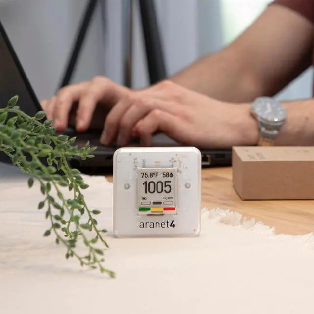 Alt view image 6 of 7 - Aranet4 Home: Wireless Indoor Air Quality Monitor for Office or School (CO2, Temperature, Humidity and More) Portable, Battery Powered, E-Ink Screen, App for Configuration & Data History