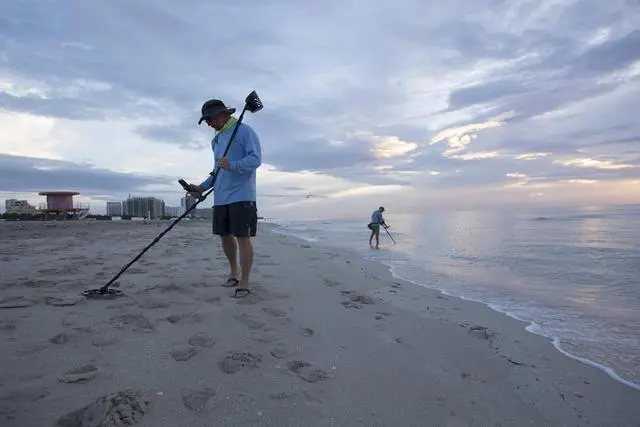 Alt view image 4 of 6 - Equinox 800 Multi-Frequency Waterproof Metal Detector for Adults with EQX 11" Double-D Smart Coil (4 Detect Modes, Wireless Headphones Included)