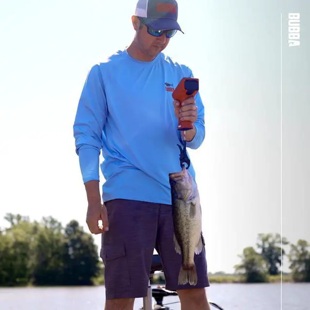 Alt view image 2 of 7 - Series Smart Fish Scale - Tournament Fishing Tool with Bluetooth & Rechargeable Battery - 3 Modes, Digital Color Screen, 60lb Limit
