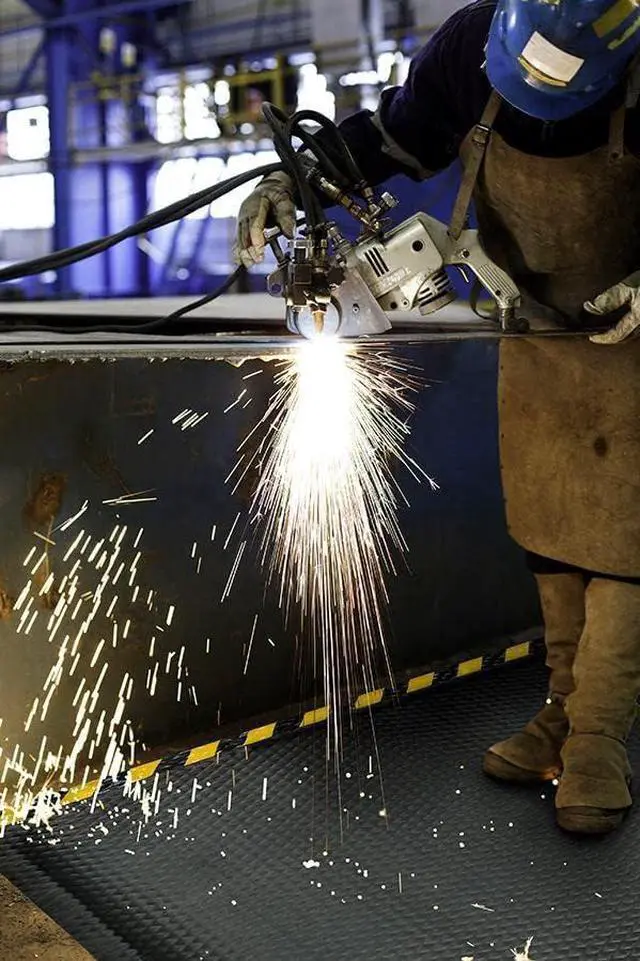 Alt view image 6 of 6 - Hog Heaven Premium 7/8" Black & Yellow Border 3' x 5' Nitrile Backed Anti-Fatigue Comfort Mat by DT