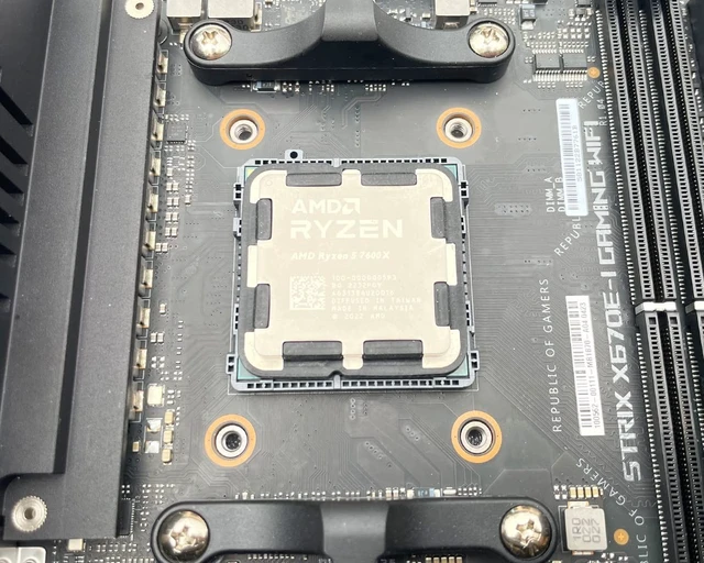 Alt view image 3 of 5 - ElecGear AMD CPU Contact Frame + Liquid Metal Thermal Paste, Carbon Fiber Mod ILM for AMD Ryzen 7000, 8000 and 9000 on AM5 LGA1718 Socket, Fixing Buckle with Double Sealing Guard
