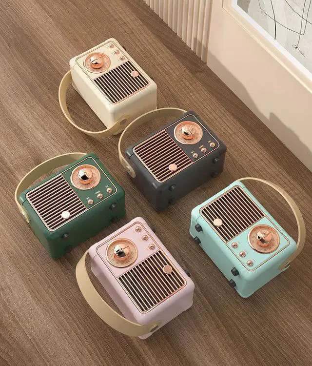 Main image of Retro Look FM Radio And Bluetooth Speaker - GREEN W/HANDLE