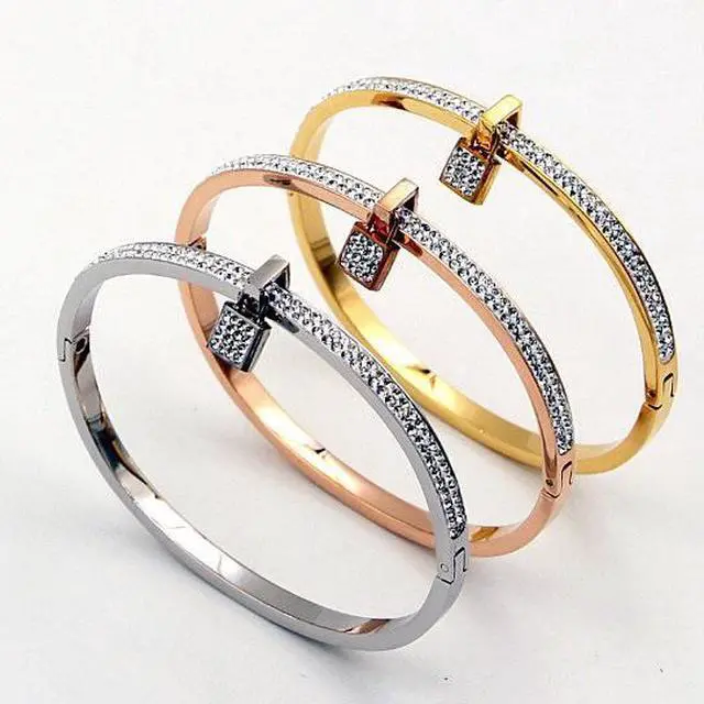 Main image of Vista Love Locked Bracelet With A Charm - Rose Gold