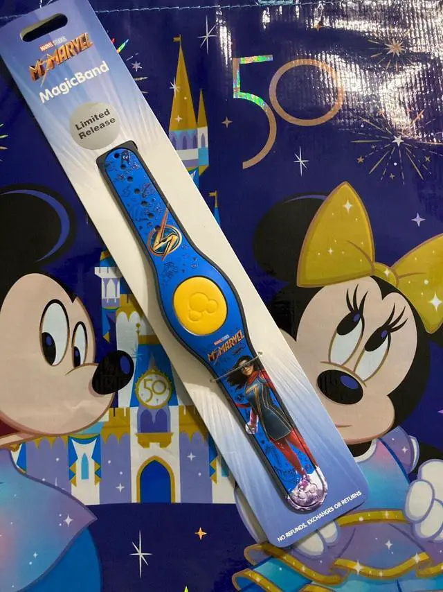 Main image of Disney Parks Ms Marvel Super Hero Limited Release Magic Band 2 - Link it Later