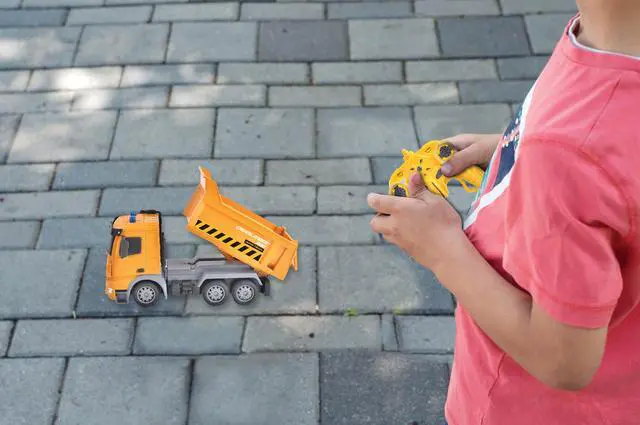 Alt view image 6 of 6 - Lexibook Crosslander PRO ® Radio controlled Dump truck with light and sounds effects. - RCP10