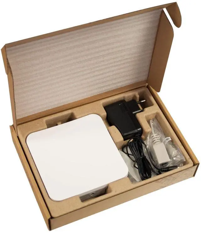 Alt view image 4 of 4 - 16dBi 5GHz Dual Chain Antenna