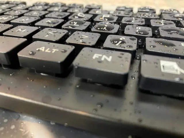 Alt view image 4 of 4 - Man & Machine L Cool Keyboard, Washable - Black