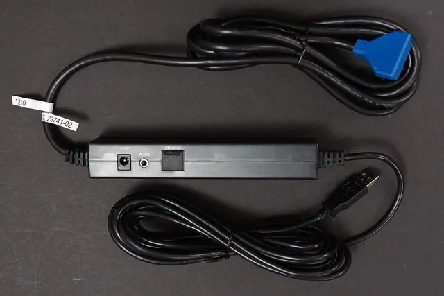 Alt view image 2 of 5 - Verifone Cable for MX8xx Series: Ethernet USB- Device Blue (CBL-23741-02-R)