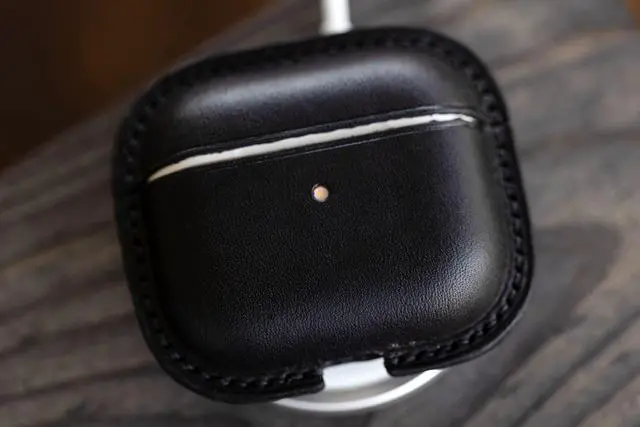 Alt view image 3 of 5 - Airpods 3 Case Vegetable Tanned Italian Leather Handmade Supports Wireless Charging (Black)