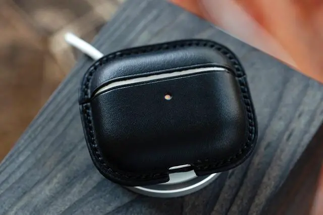 Alt view image 4 of 5 - Airpods 3 Case Vegetable Tanned Italian Leather Handmade Supports Wireless Charging (Black)
