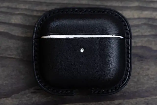 Alt view image 5 of 5 - Airpods 3 Case Vegetable Tanned Italian Leather Handmade Supports Wireless Charging (Black)