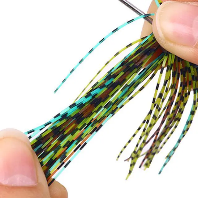Alt view image 6 of 7 - 5pcs Fishing Chatterbait, Metal Blade Spinner Lure With Rubber Skirt Artificial Wobbler Buzzbait Jigging Spoon For Pike