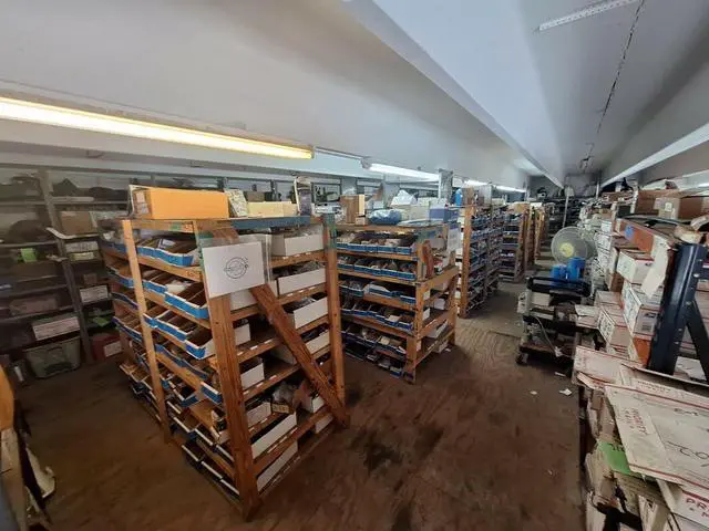 Alt view image 2 of 5 - HX320 Handheld VHF 6W, Bluetooth, USB Charge