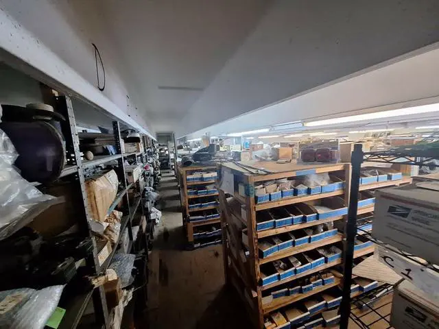 Alt view image 3 of 5 - HX320 Handheld VHF 6W, Bluetooth, USB Charge