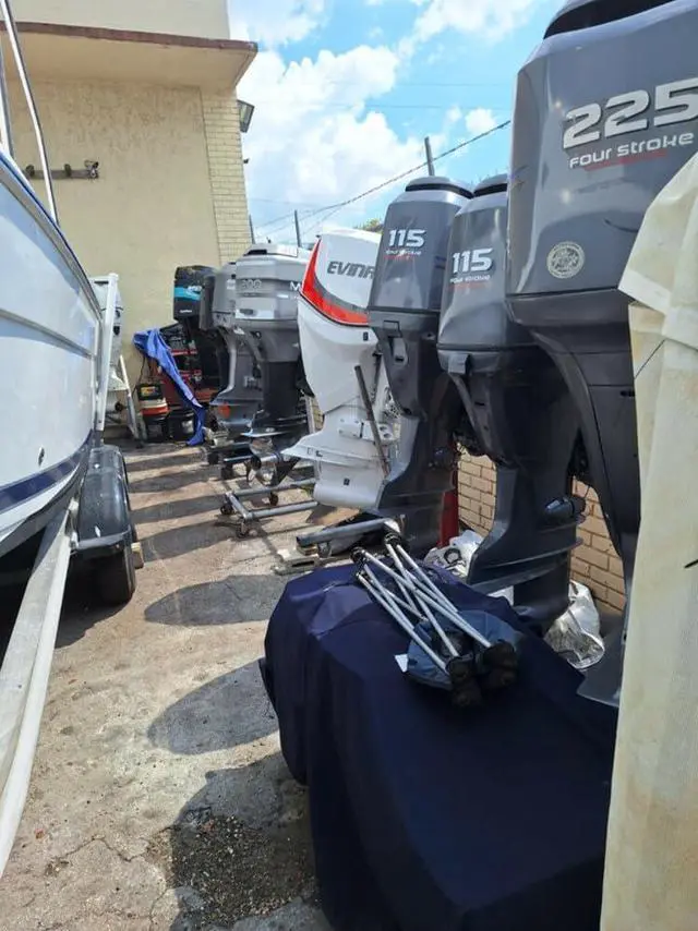 Alt view image 5 of 5 - HX320 Handheld VHF 6W, Bluetooth, USB Charge