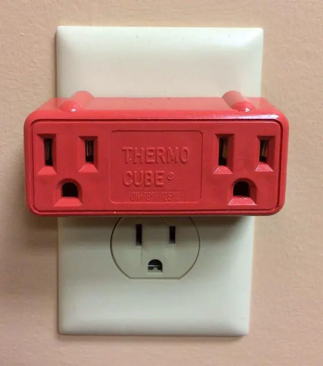 Alt view image 2 of 3 - Farm Innovators TC-21 Thermo Cube Warm Weather Automatic Thermostatically Controlled Double Outlet with 78 Degree Fahrenheit Auto On/Off