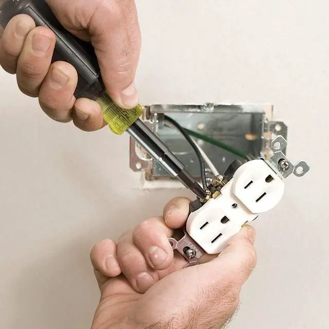 Alt view image 7 of 7 - Klein Tools 80073 Reaming Driver Kit with Conduit Reamer, Conduit-Fitting and Reaming Screwdriver and Magnetic Level, 3-Piece