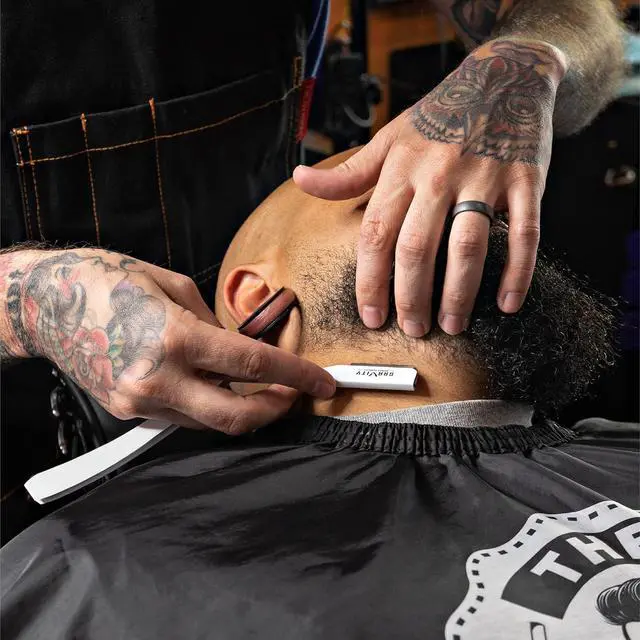 Alt view image 3 of 7 - Professional Straight Razor - Ultra Exposed Straight Razor Kit with 10 Gravity Premium Blades, 2mm Exposed (Apollo13)