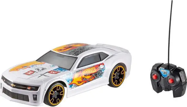Main image of Hot Wheels Toy Car RC, Remote-Control with Full-Function, White ZL1 Camaro, Team, High-Performance Engine, 2.4 GHz with Range of 65 feet