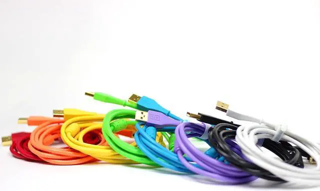 Alt view image 4 of 5 - DJ TechTools Chroma Cables Right-Angled USB-A to USB-B Cable | 1.5m / 5 ft | Audio Optimized | Shielded from Interference | Cable Tie (Blue)