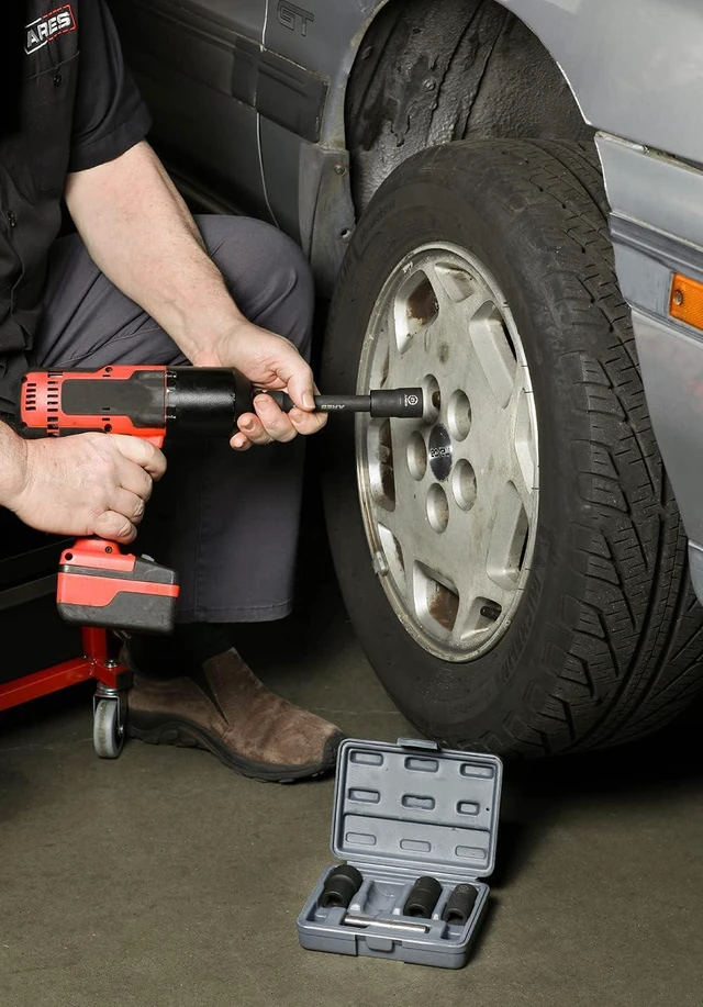 Alt view image 4 of 7 - ARES 59013-5-Piece Damaged Lug Nut Remover Socket Set - Includes 17, 19, 21, and 22mm Sockets and 12mm Steel Bar Twist Lug Nut Socket Storage Case Included