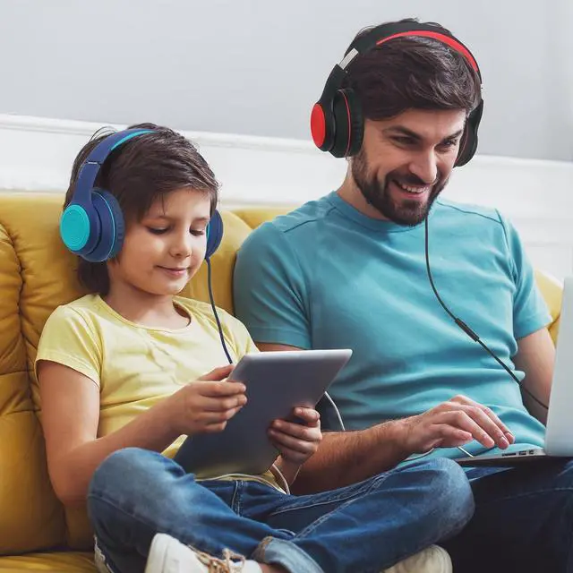 Alt view image 7 of 7 - A8 Wired Over-Ear Headphones with Microphone, Lightweight Folding Portable Headphones with 1.5M No-Tangle Cord, 3.5mm Plug in Headphones for Smartphone Tablet Computer MP3 / 4 (Black)