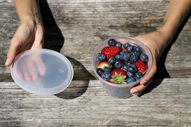 Alt view image 3 of 4 - Deli Plastic Food Containers with Airtight Lids [50 Sets], Leakproof Slime Small Combo Pack [Reusable, Storage, Disposable, Meal Prep, Soup, Microwaveable & Freezer Safe] (32oz)