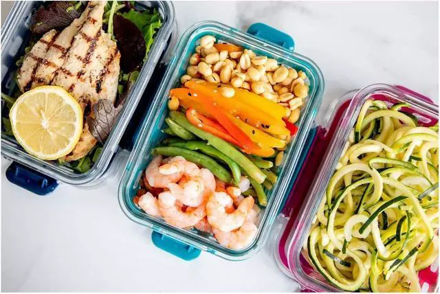 Alt view image 3 of 6 - Ello Duraglass Meal Prep Container, 5 cup- Glass Food Storage Container with Silicone Sleeve and Airtight BPA-Free Plastic Lid, Dishwasher, Microwave, and Freezer Safe, Midnight