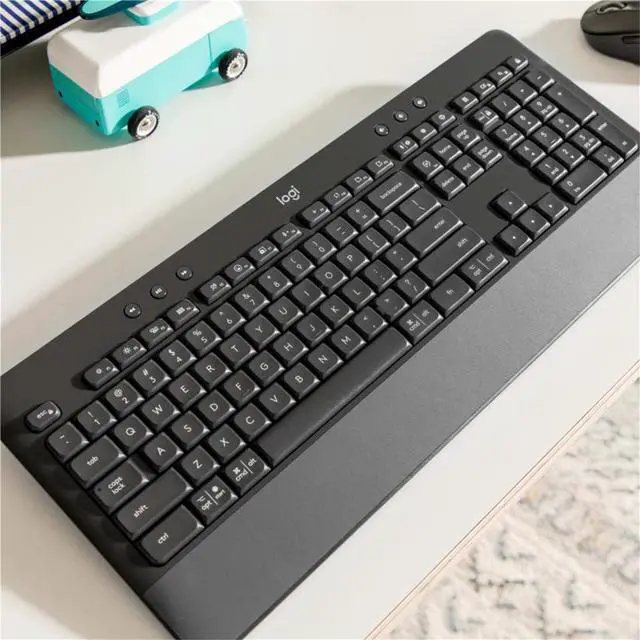 Alt view image 6 of 7 - Logitech SIGNATURE K650 Wireless keyboard, equipped for everyday office and comfort.for Windows 10,11 /macOS 10.15 /Linux/Chrome/iPadOS 14 /iOS 14/Android 8.0  or later, BLACK