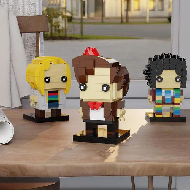 Alt view image 5 of 7 - ZITIANYOUBUILD The 4th, 11th, and 13th Doctors from Sci-Fi TV Series 486 Pieces MOC