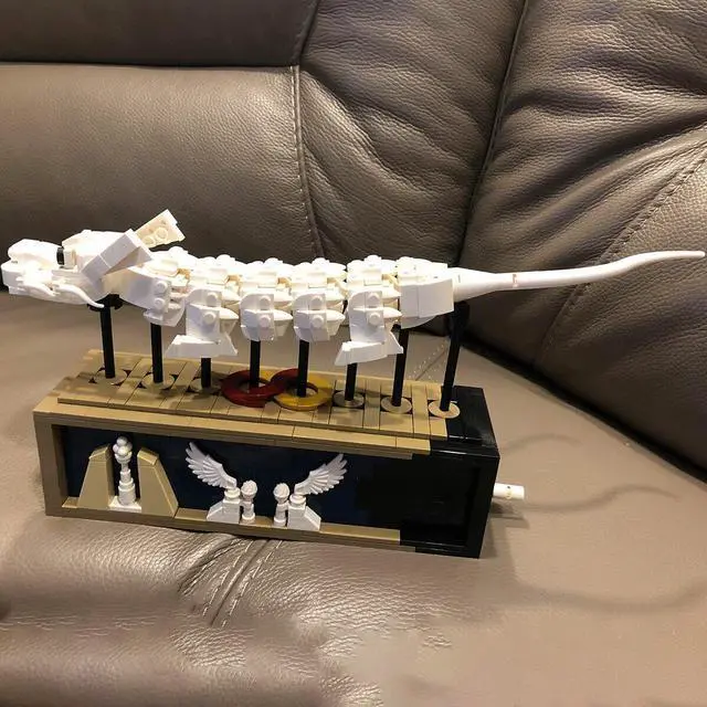 Alt view image 5 of 7 - ZITIANYOUBUILD Flight of the Luck Dragon Model Static Sculpture 656 Pieces MOC