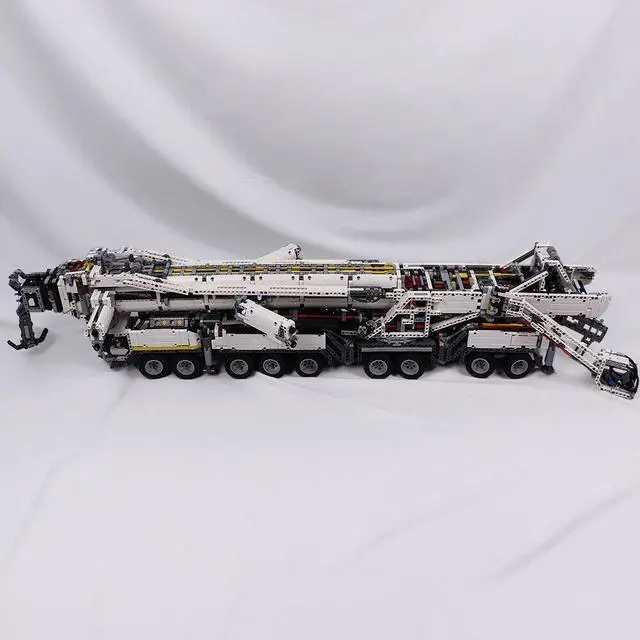 Alt view image 4 of 7 - ZITIANYOUBUILD RC Liebherr LTM 11200 Crane with Power Functions Equipments MOC
