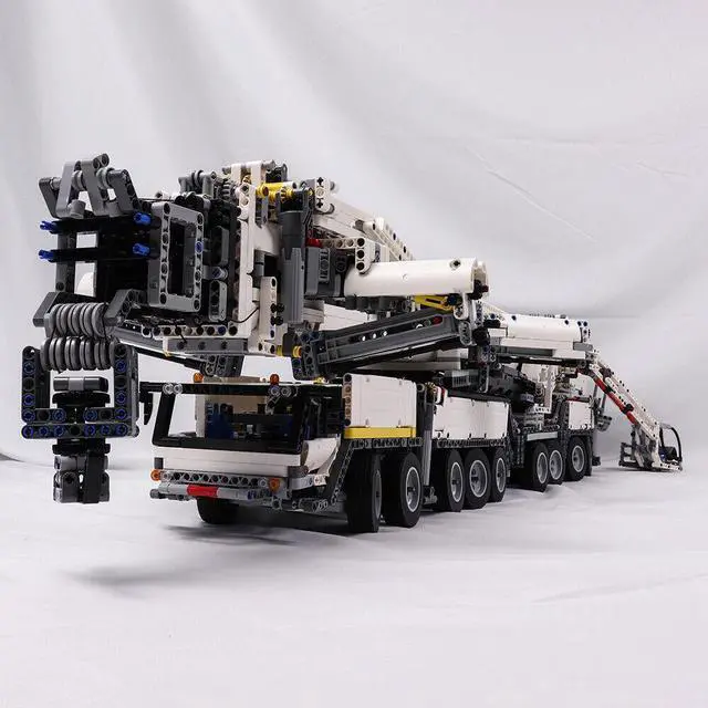 Alt view image 5 of 7 - ZITIANYOUBUILD RC Liebherr LTM 11200 Crane with Power Functions Equipments MOC