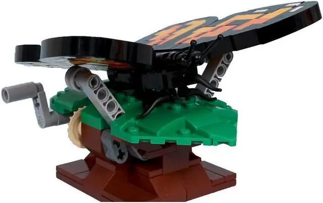 Main image of ZITIANYOUBUILD MOC-111820 Sculpture Butterfly Sunning its Wings on A Leaf 307 Parts Gift