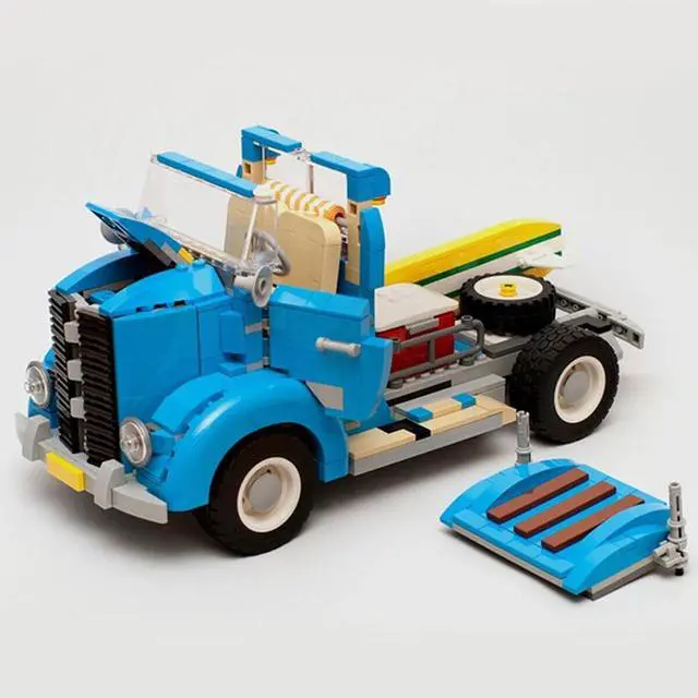 Main image of ZITIANYOUBUILD C3998 Alternate Build of Set 10252: Vintage Truck Model 862 Parts Gift