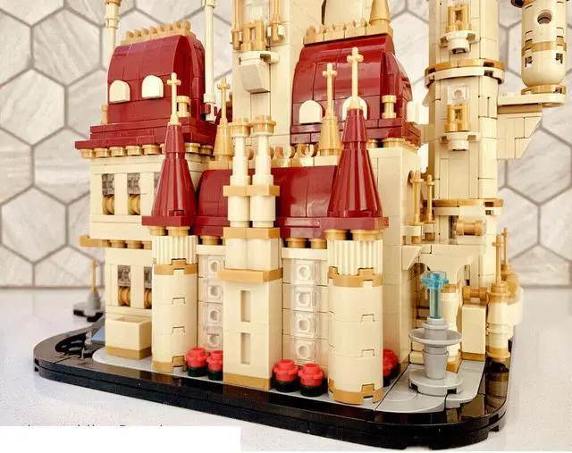Alt view image 3 of 5 - ZITIANYOUBUILD MOC-156489 Shining Castle with Iconic Stained-glass Window from Film 2207 Parts
